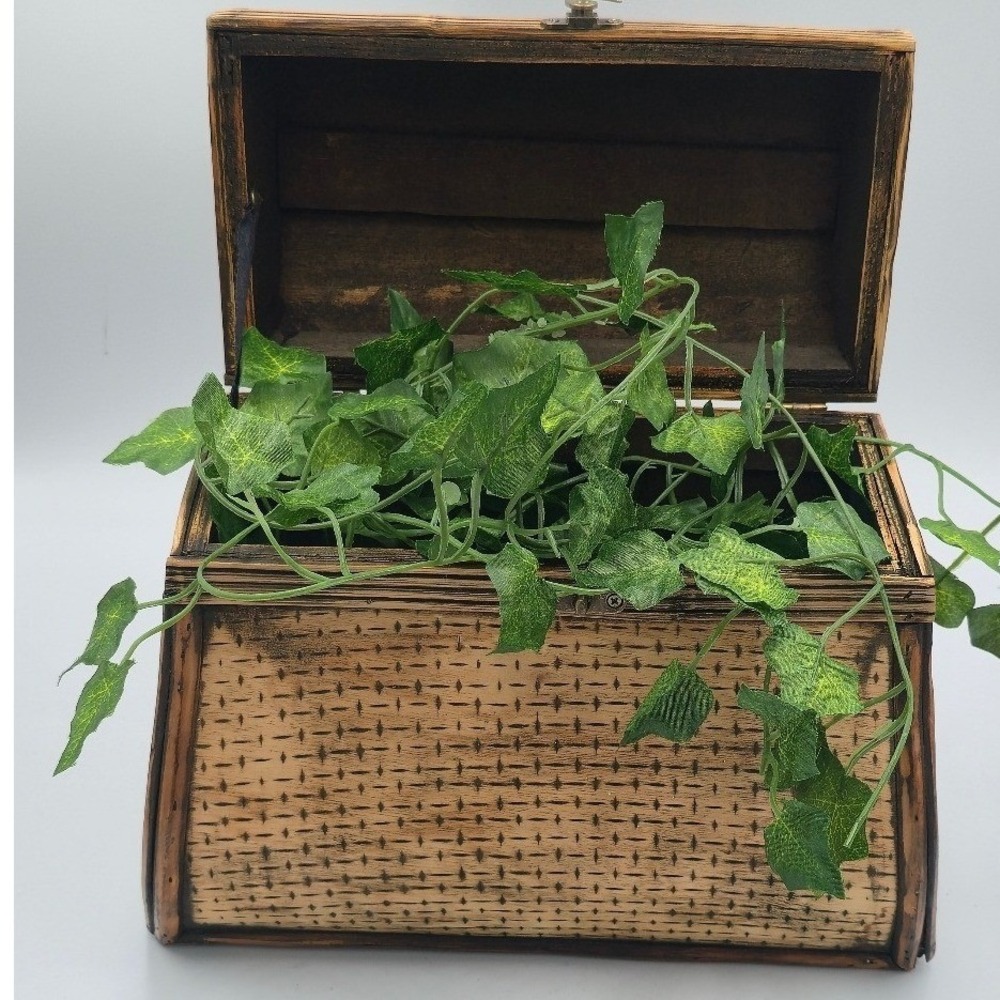Vintage Woven Rattan Wood Treasure Chest Domed Trunk Faux Ivy Silk Plant Decor